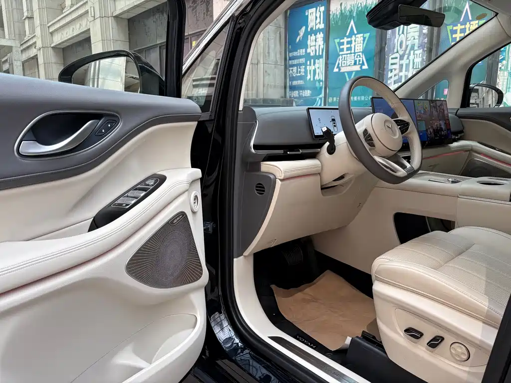 Lantu Automobile Lantu Dreamer 2025 EV AWD Flagship Kunpeng Edition 2024 - thumbnail 6