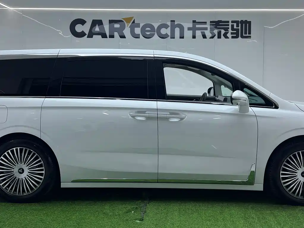 Lantu Automobile Lantu Dreamer 2025 EV AWD Flagship Kunpeng Edition 2024 - thumbnail 6