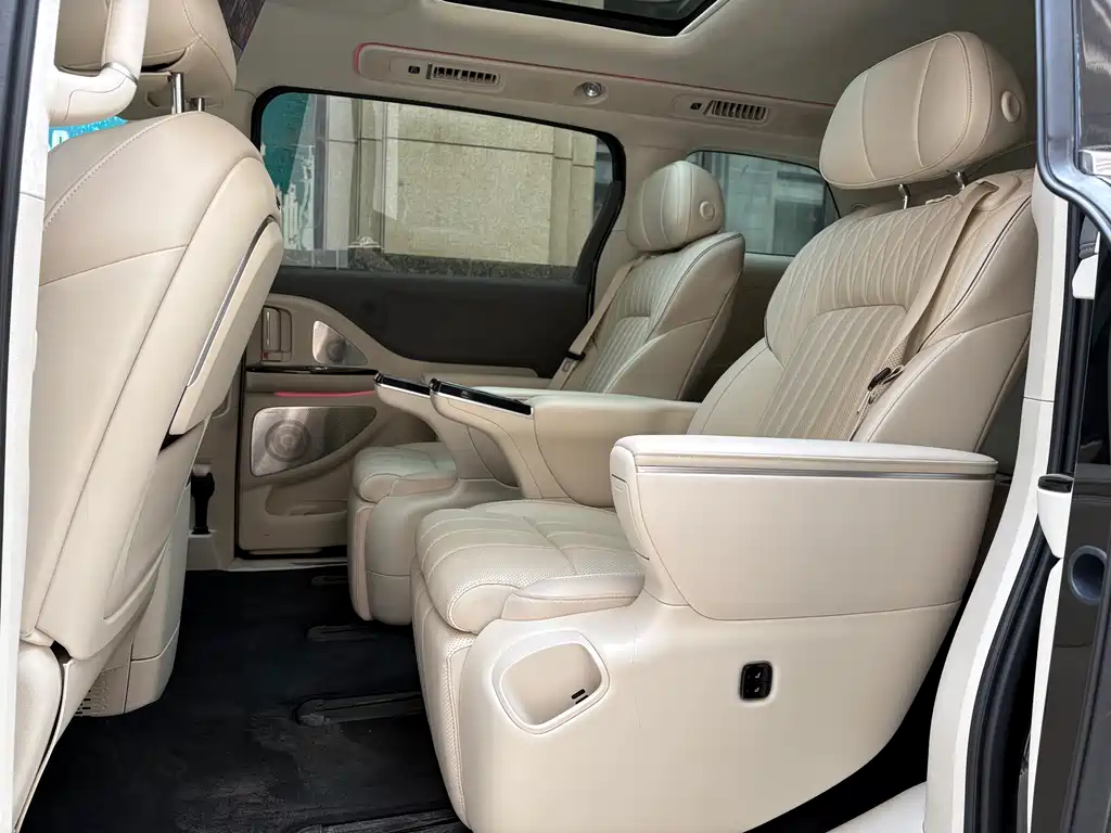Lantu Automobile Lantu Dreamer 2025 EV AWD Flagship Kunpeng Edition 2024 - thumbnail 9