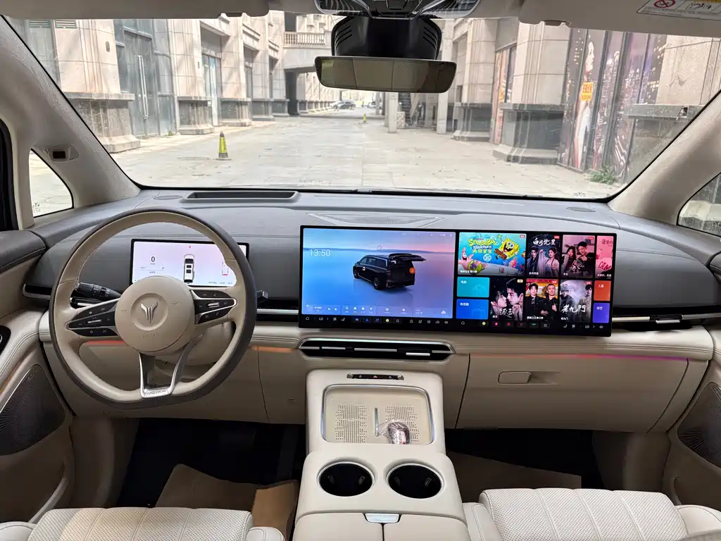 Lantu Automobile Lantu Dreamer 2025 EV AWD Flagship Kunpeng Edition 2024 - thumbnail 13