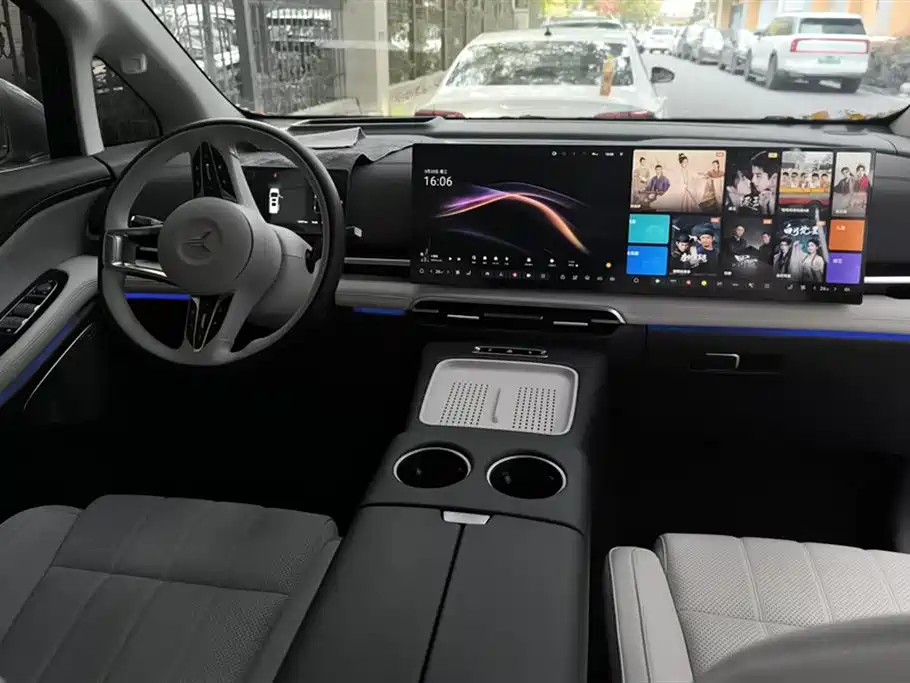 Lantu Automobile Lantu Dreamer 2025 EV AWD Premium Kunpeng Edition 2025 - thumbnail 12