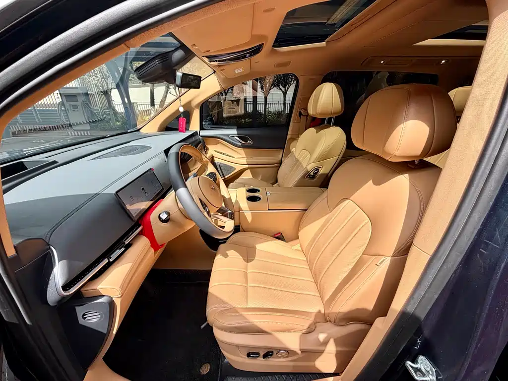 Lantu Automobile Lantu Dreamer 2025 EV AWD Premium Kunpeng Edition 2025 - thumbnail 9