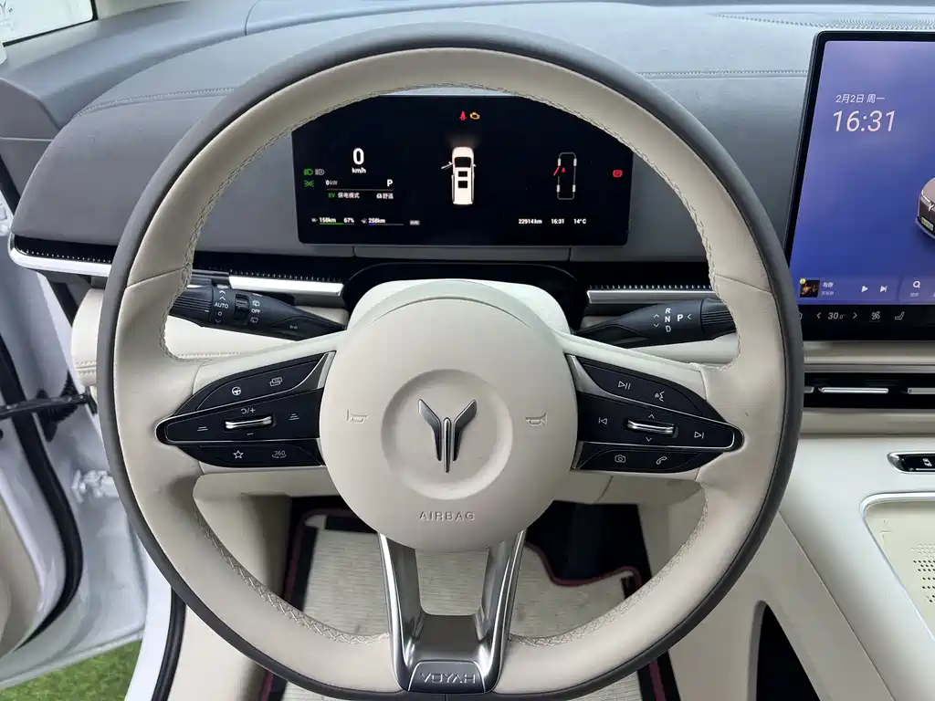 Lantu Automobile Lantu Dreamer 2025 EV AWD Flagship Kunpeng Edition 2024 - thumbnail 13