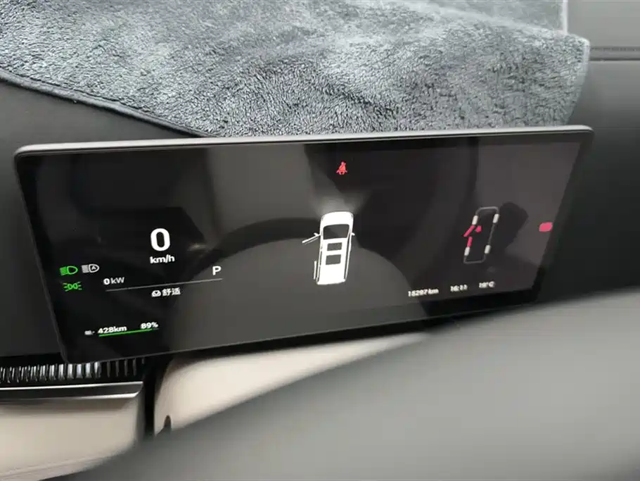 Lantu Automobile Lantu Dreamer 2025 EV AWD Premium Kunpeng Edition 2025 - thumbnail 14