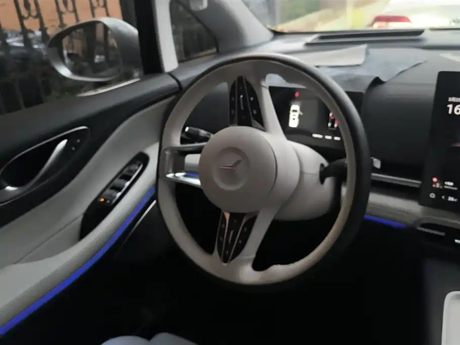 Lantu Automobile Lantu Dreamer 2025 EV AWD Premium Kunpeng Edition 2025 - thumbnail 15