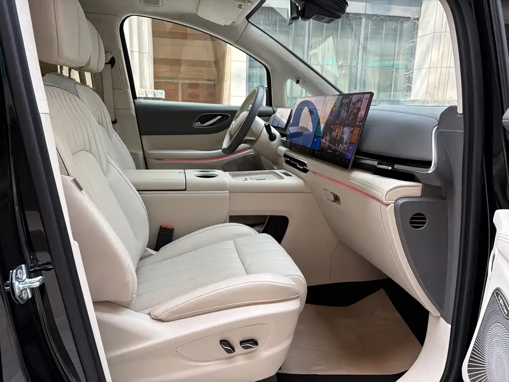 Lantu Automobile Lantu Dreamer 2025 EV AWD Flagship Kunpeng Edition 2024 - thumbnail 17