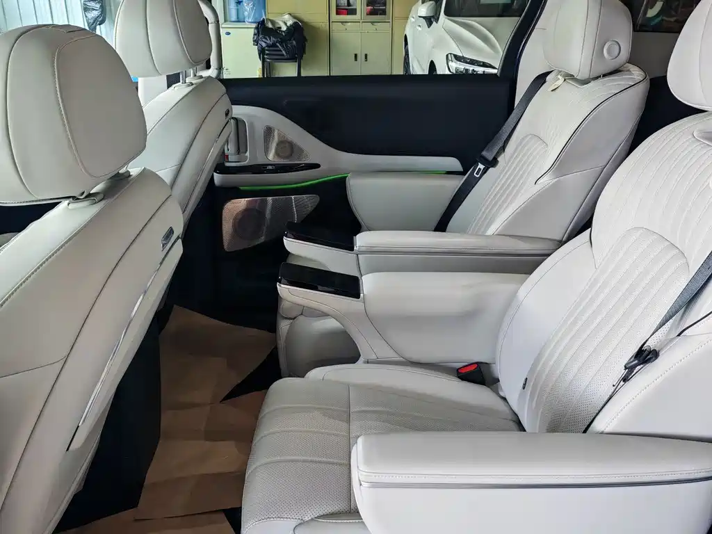 Lantu Automobile Lantu Dreamer 2025 EV AWD Flagship Kunpeng Edition 2025 - thumbnail 14