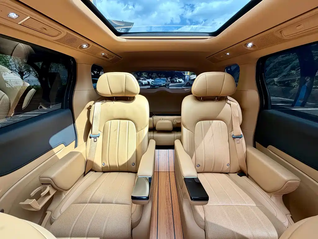 Lantu Automobile Lantu Dreamer 2025 EV AWD Premium Kunpeng Edition 2025 - thumbnail 13