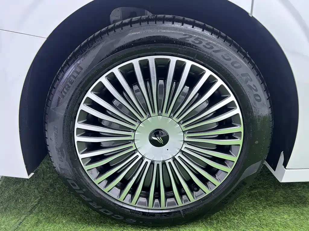 Lantu Automobile Lantu Dreamer 2025 EV AWD Flagship Kunpeng Edition 2024 - thumbnail 24