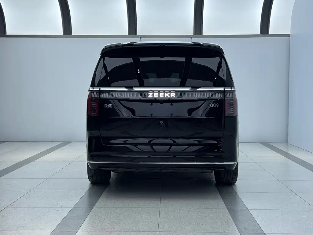 Zeekr Zeekr 009 2024 7 Seat Aisle Version AWD 108kWh 2024 - thumbnail 4