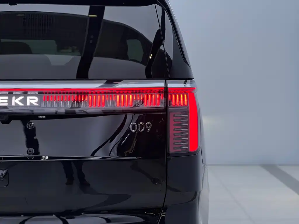 Zeekr Zeekr 009 2024 7 Seat Aisle Version AWD 108kWh 2024 - thumbnail 5