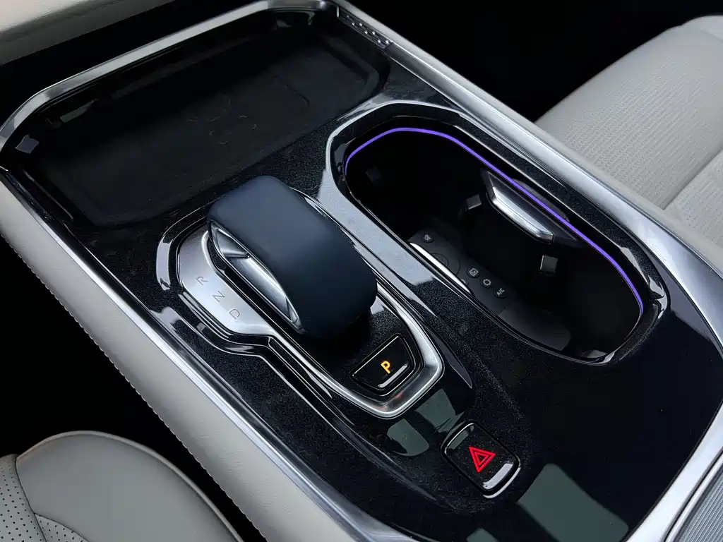 Zeekr Zeekr 009 2024 7 Seat Aisle Version AWD 108kWh 2024 - thumbnail 10