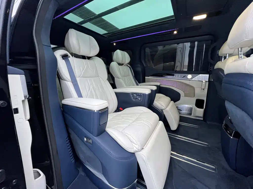 Zeekr Zeekr 009 2024 7 Seat Aisle Version AWD 108kWh 2024 - thumbnail 18