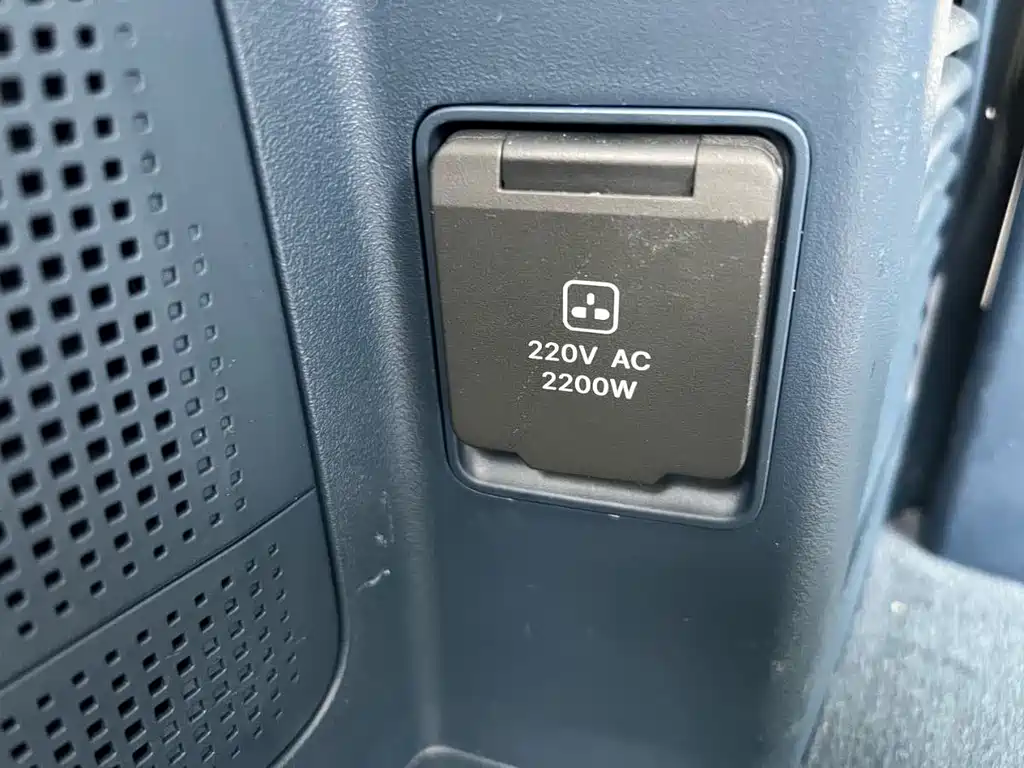 Zeekr Zeekr 009 2024 7 Seat Aisle Version 108kWh 2024 - thumbnail 6