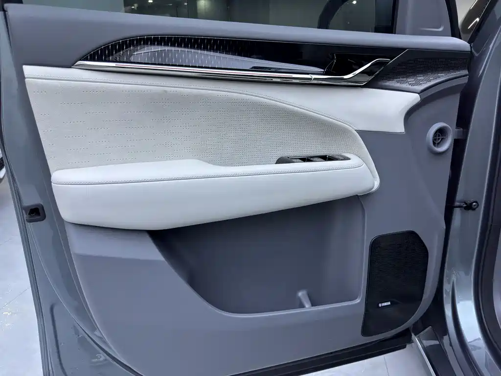 Zeekr Zeekr 009 2024 7 Seat Aisle Version 108kWh 2024 - thumbnail 19