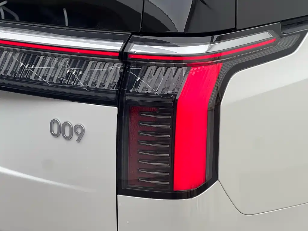 Zeekr Zeekr 009 2024 6-Seat Executive AWD 108kWh 2024 - thumbnail 28