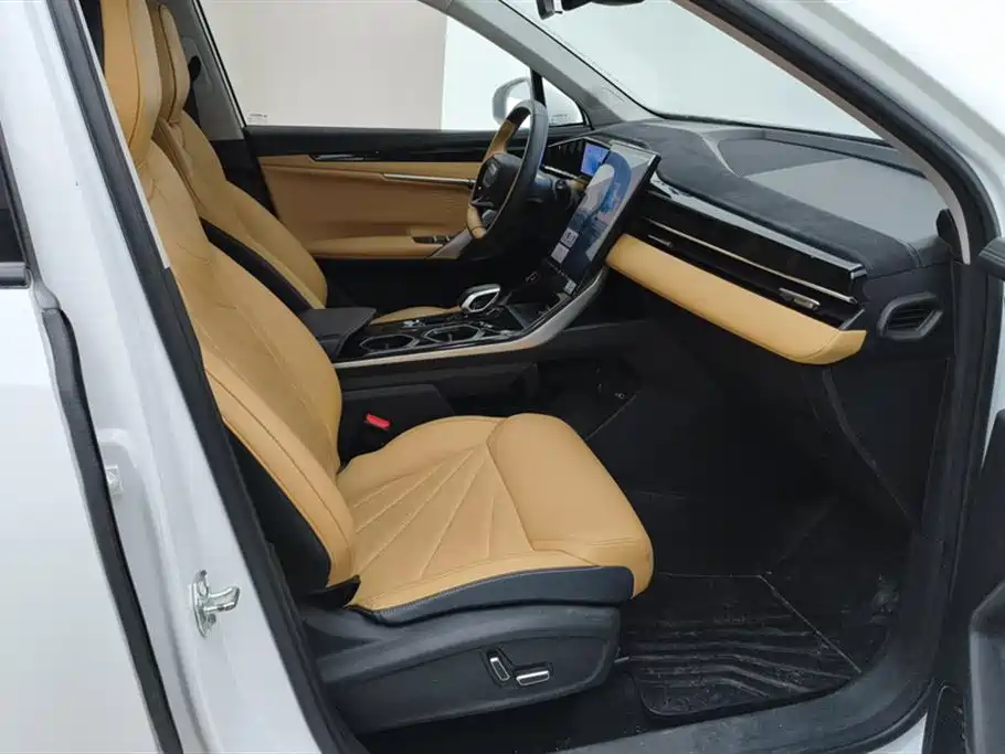 Geely Auto Boyue L 2023 1.5TD DCT Premium 2023 - thumbnail 8