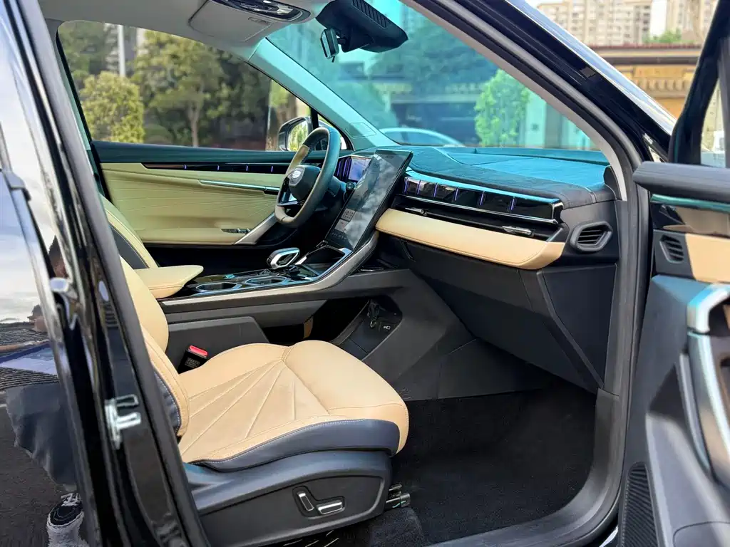 Geely Auto Emgrand L 2023 1.5TD DCT Prestige 2024 - thumbnail 2