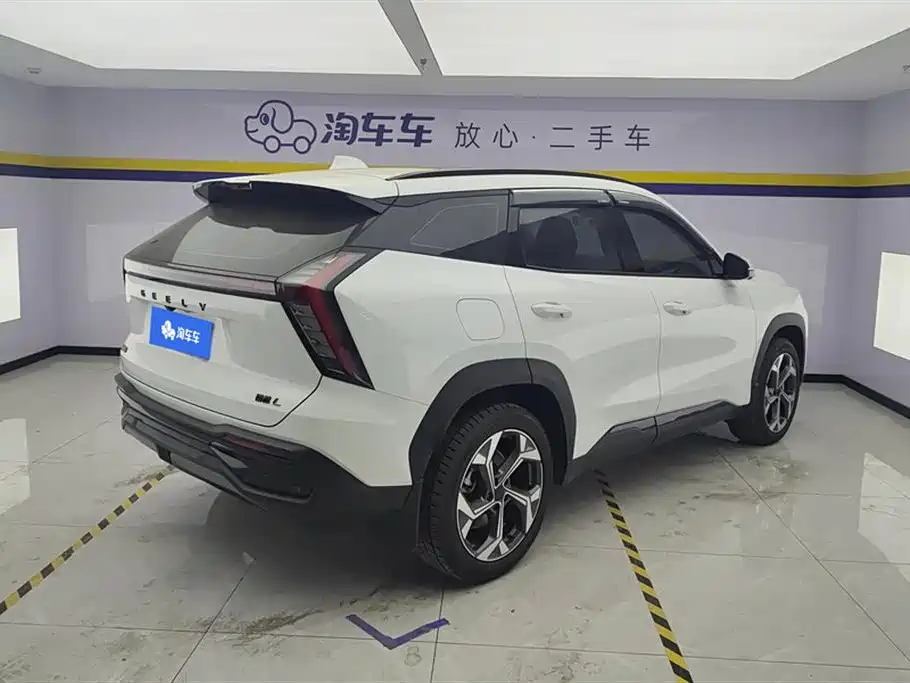 Geely Auto Boyue L 2023 1.5TD DCT Glory Edition 2023 - thumbnail 3
