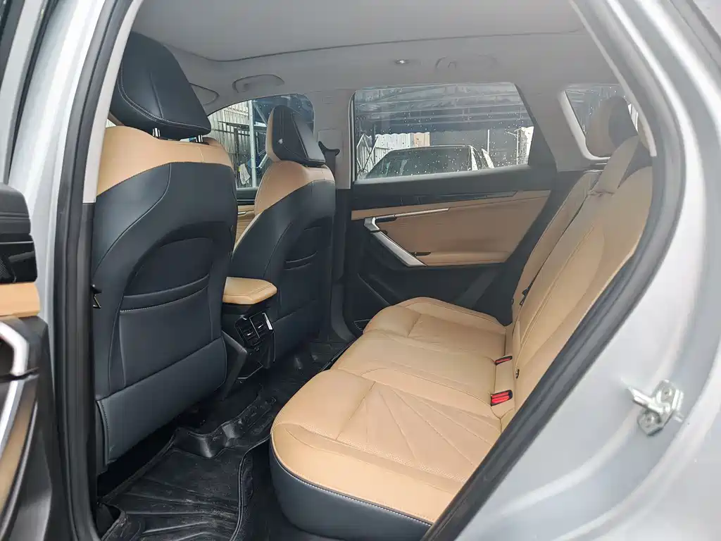 Geely Auto Emgrand L 2023 1.5TD DCT Prestige 2023 - thumbnail 6