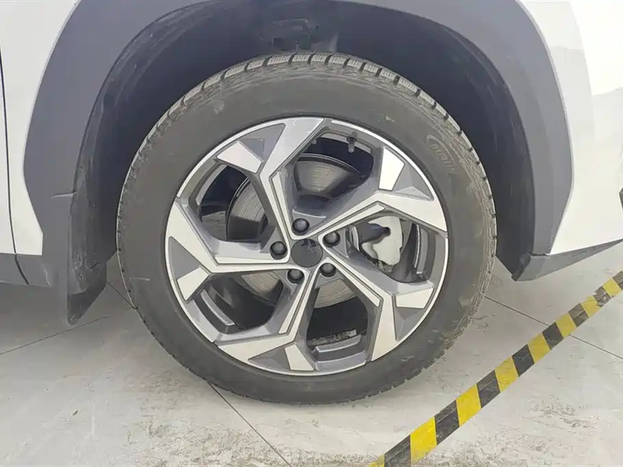 Geely Auto Boyue L 2023 1.5TD DCT Glory Edition 2023 - thumbnail 6