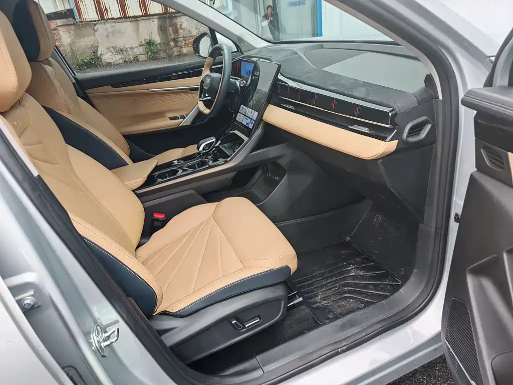 Geely Auto Emgrand L 2023 1.5TD DCT Prestige 2023 - thumbnail 7