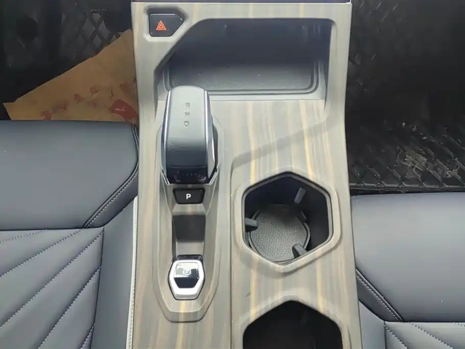 Geely Auto Boyue L 2023 1.5TD DCT Glory Edition 2023 - thumbnail 15