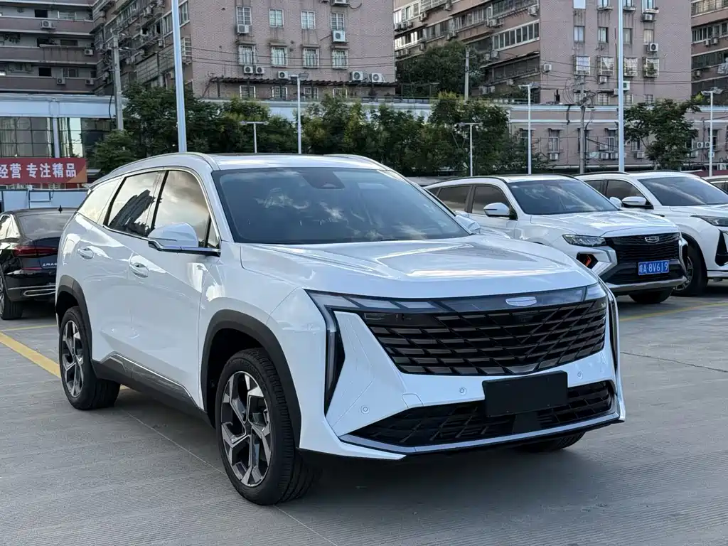 Geely Auto Boyue L 2023 2.0TD DCT Flagship 2023 - thumbnail 3