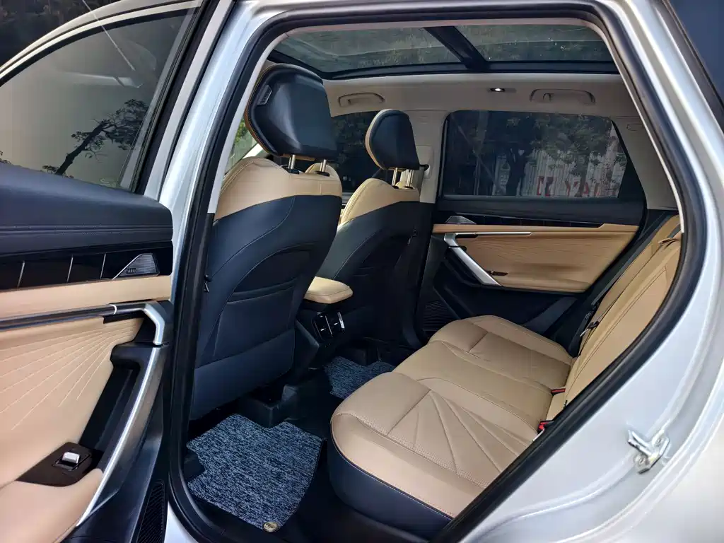 Geely Auto Emgrand L 2023 2.0TD DCT Premium 2023 - thumbnail 5