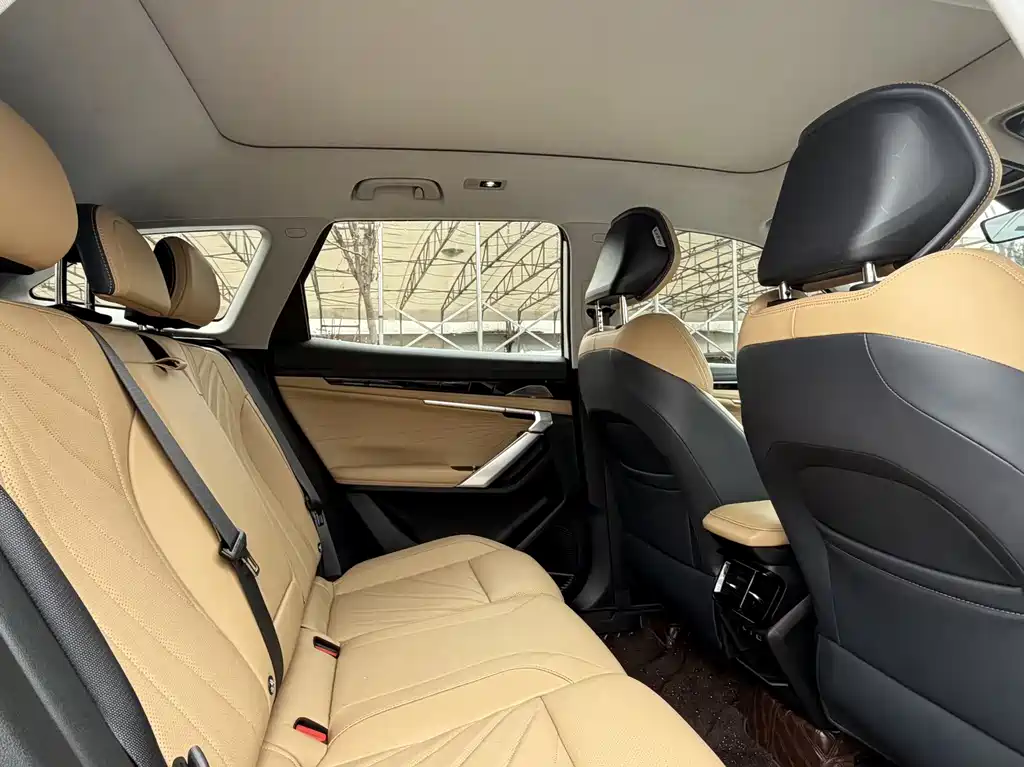Geely Auto Boyue L 2023 2.0TD DCT Flagship 2023 - thumbnail 16