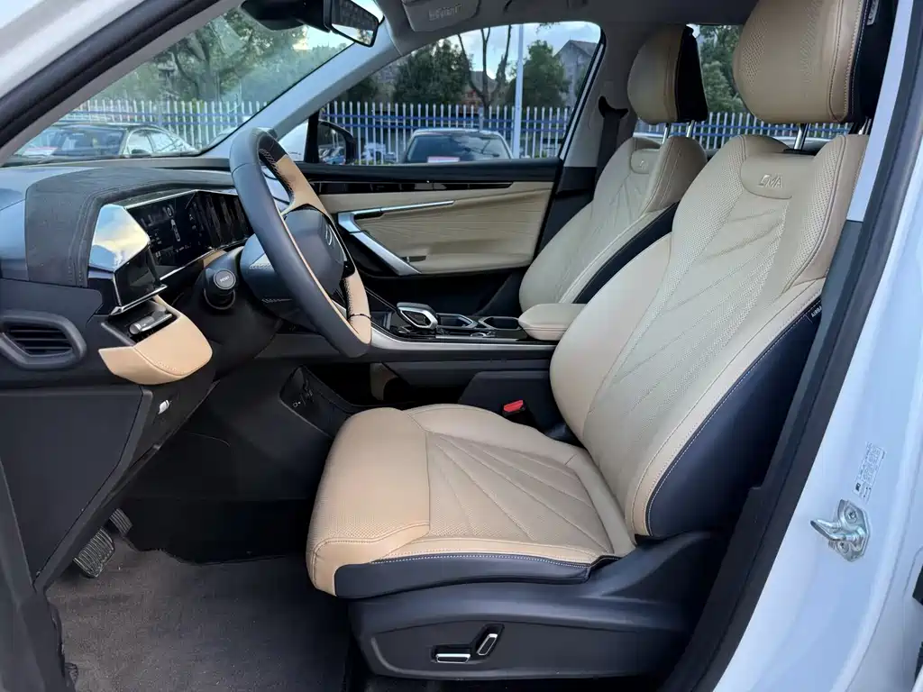Geely Auto Boyue L 2023 2.0TD DCT Flagship 2023 - thumbnail 9