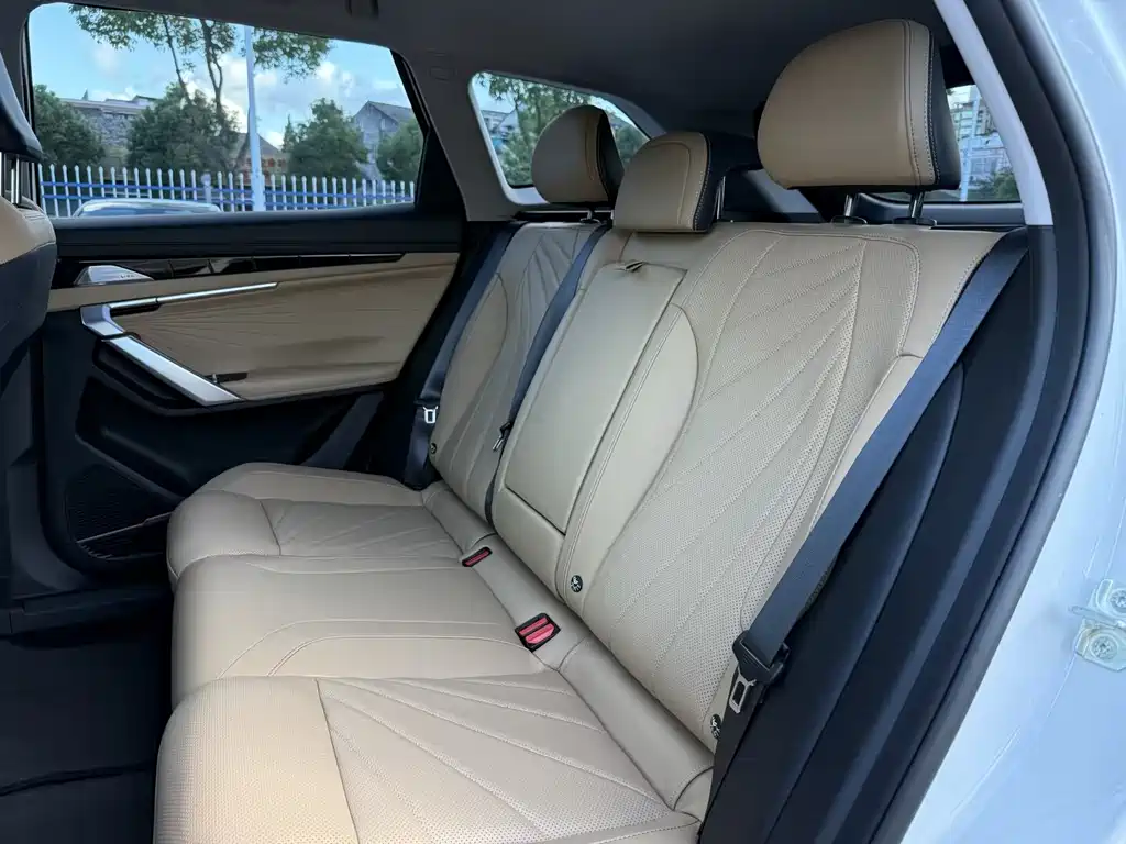 Geely Auto Boyue L 2023 2.0TD DCT Flagship 2023 - thumbnail 10
