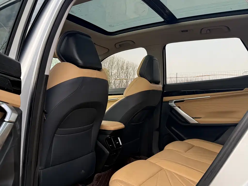Geely Auto Emgrand L 2024 1.5TD DCT Premium 2024 - thumbnail 5