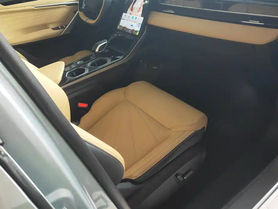 Geely Auto Boyue L 2023 2.0TD DCT Premium 2022 - thumbnail 9