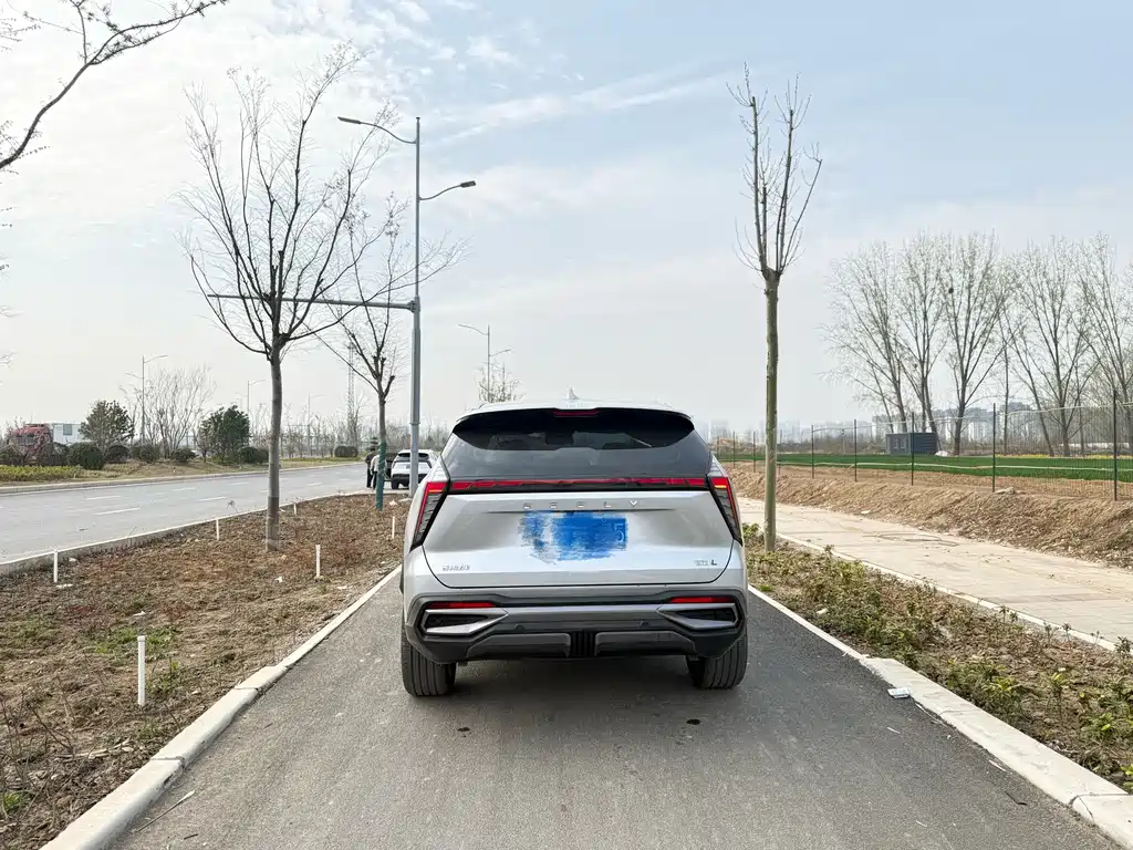 Geely Auto Emgrand L 2024 1.5TD DCT Premium 2024 - thumbnail 8