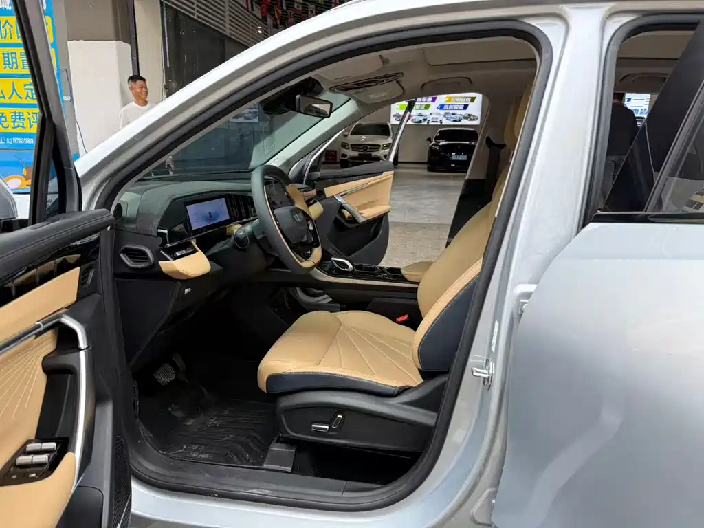 Geely Auto Boyue L 2023 1.5TD DCT Premium 2024 - thumbnail 7
