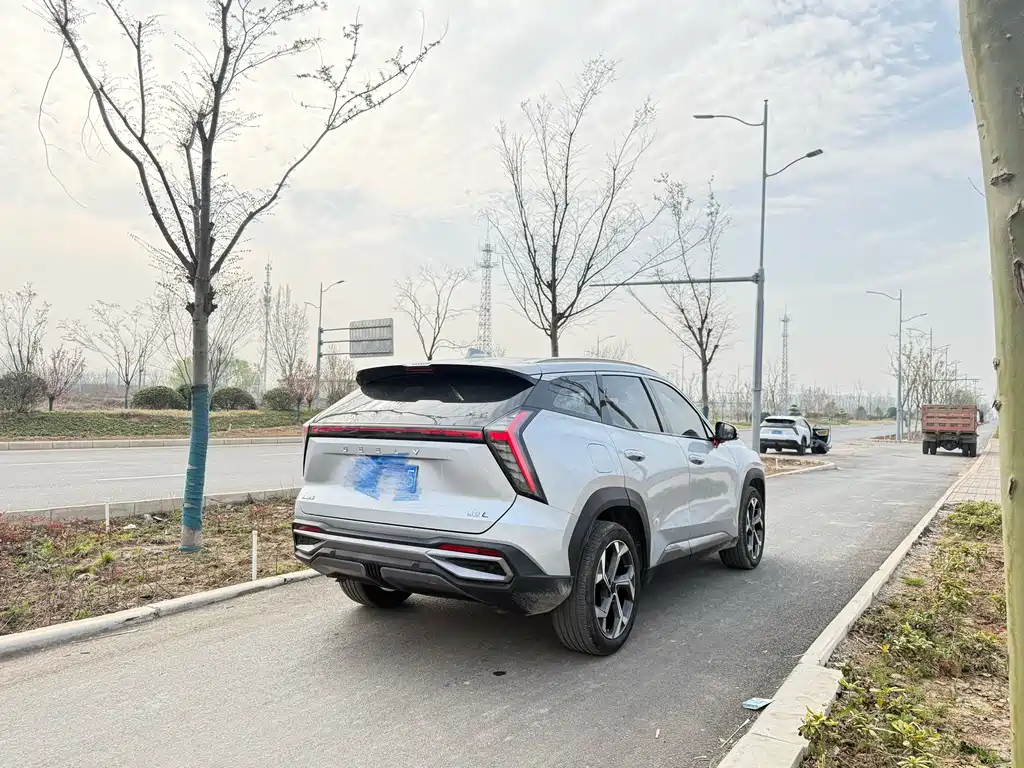 Geely Auto Emgrand L 2024 1.5TD DCT Premium 2024 - thumbnail 9