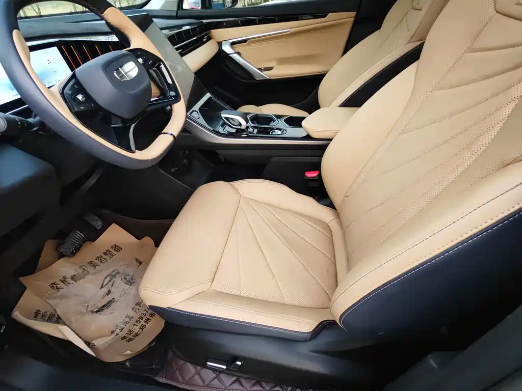 Geely Auto Boyue L 2023 1.5TD DCT Premium 2023 - thumbnail 5