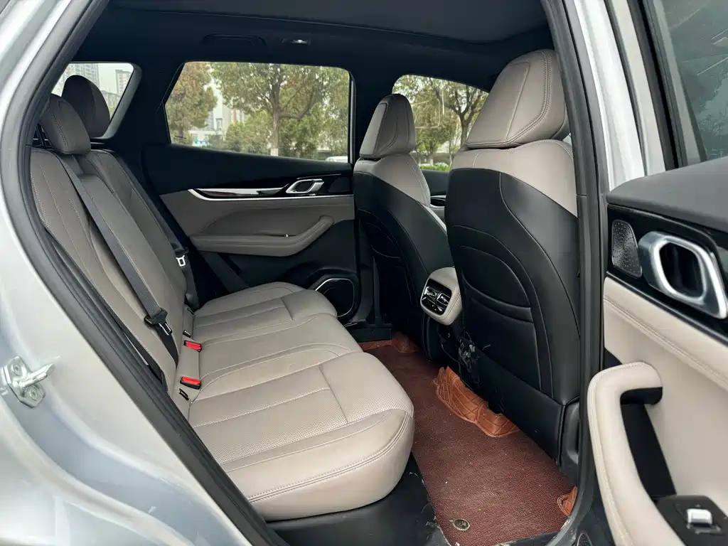 Geely Auto Emgrand L 2025 4th Gen 1.5TD DCT Launch Edition 2025 - thumbnail 6
