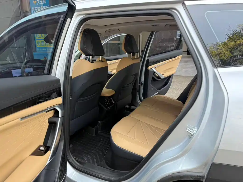Geely Auto Boyue L 2023 1.5TD DCT Premium 2024 - thumbnail 10