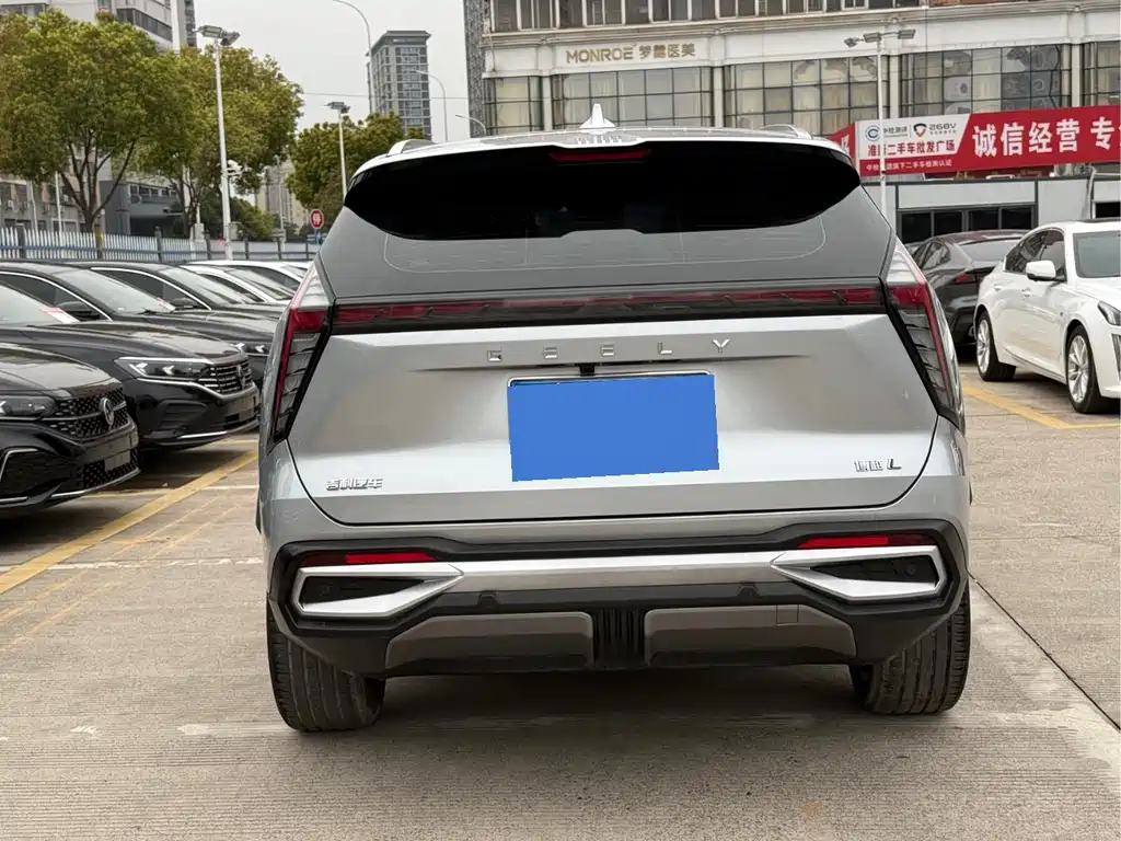 Geely Auto Boyue L 2023 1.5TD DCT Premium 2023 - thumbnail 5