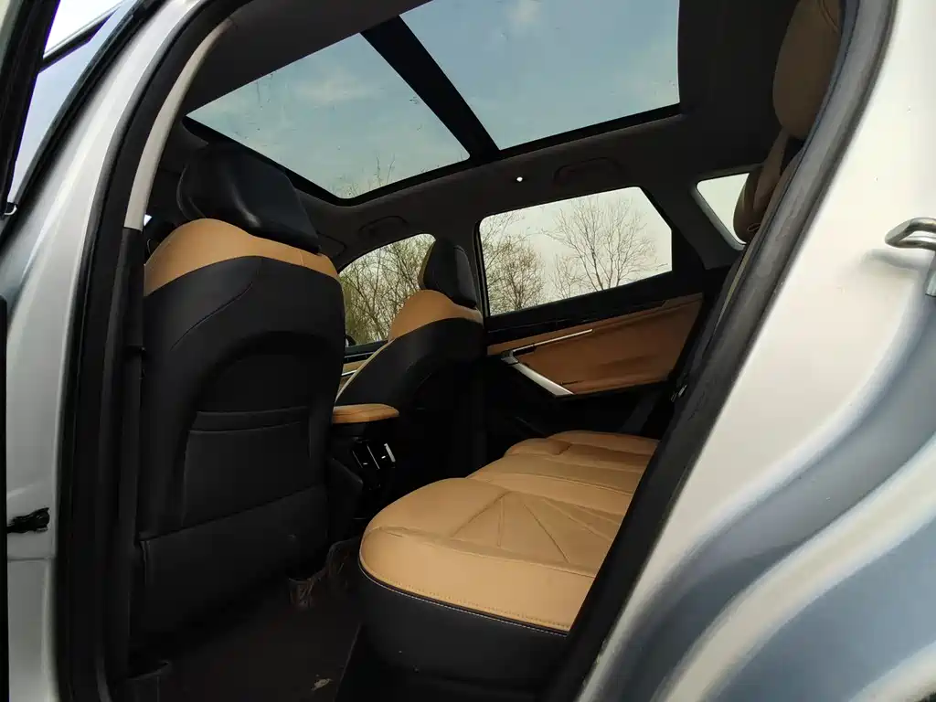 Geely Auto Boyue L 2023 1.5TD DCT Premium 2023 - thumbnail 6