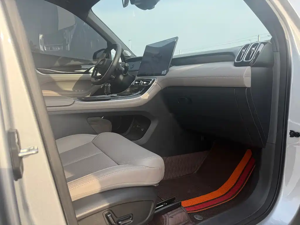 Geely Auto Emgrand L 2025 4th Gen 1.5TD DCT Yangfan 2025 - thumbnail 12