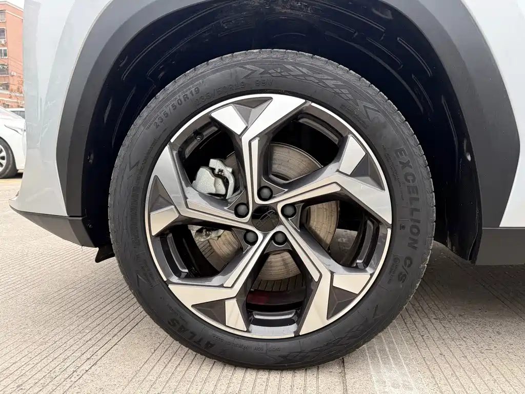 Geely Auto Boyue L 2023 1.5TD DCT Premium 2023 - thumbnail 8