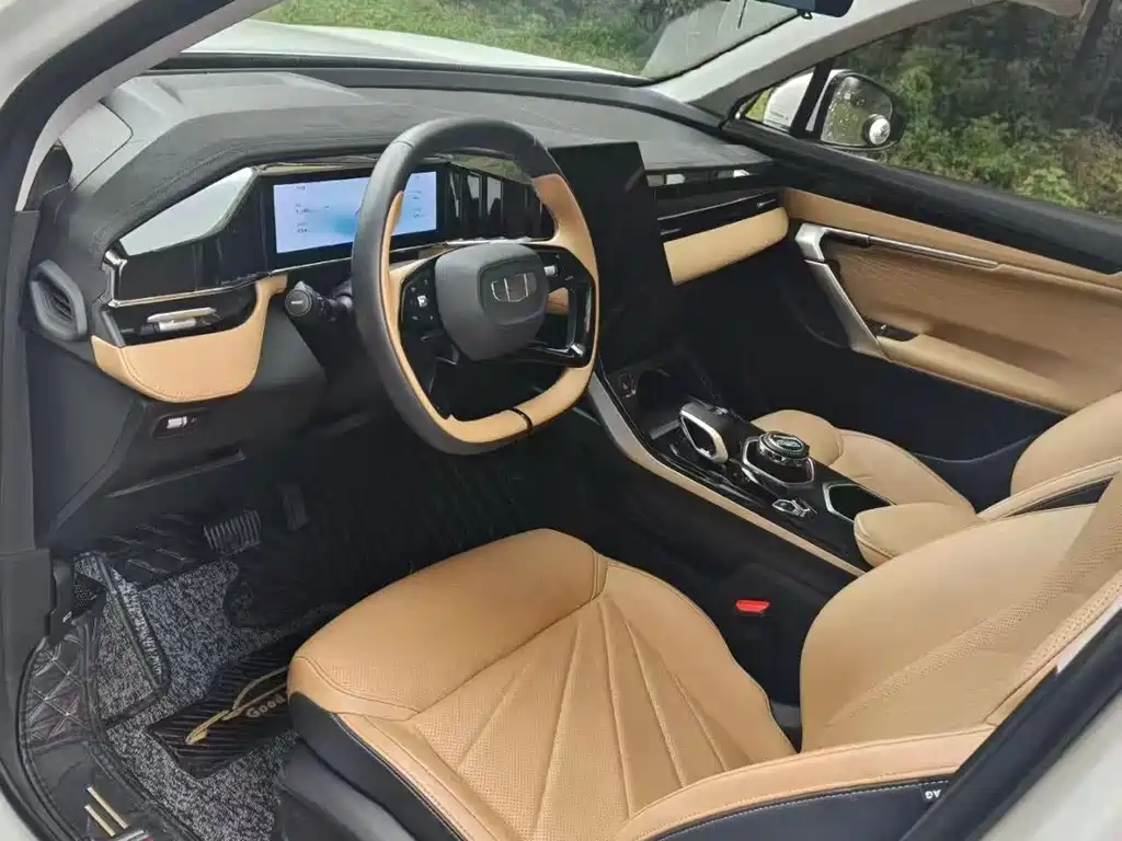 Geely Auto Boyue L 2023 1.5TD DCT Premium 2023 - thumbnail 5