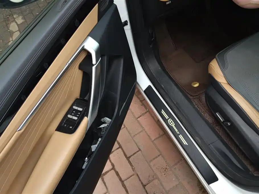Geely Auto Emgrand L 2023 1.5TD DCT Prestige 2024 - thumbnail 7