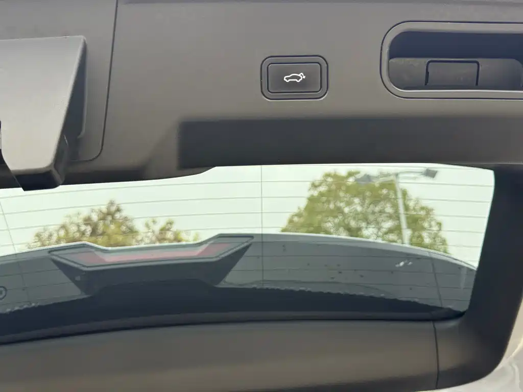 Geely Auto Boyue L 2023 1.5TD DCT Premium 2023 - thumbnail 8