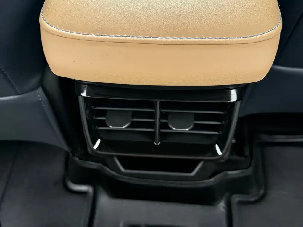Geely Auto Boyue L 2023 1.5TD DCT Premium 2023 - thumbnail 11