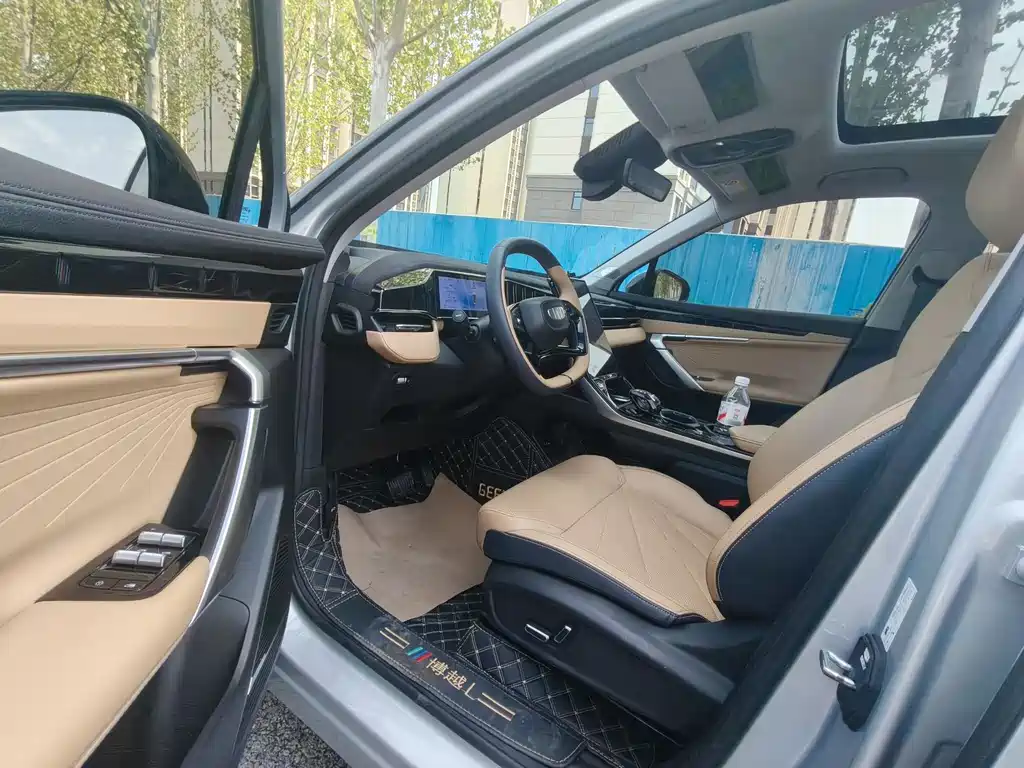 Geely Auto Boyue L 2023 1.5TD DCT Premium 2023 - thumbnail 4