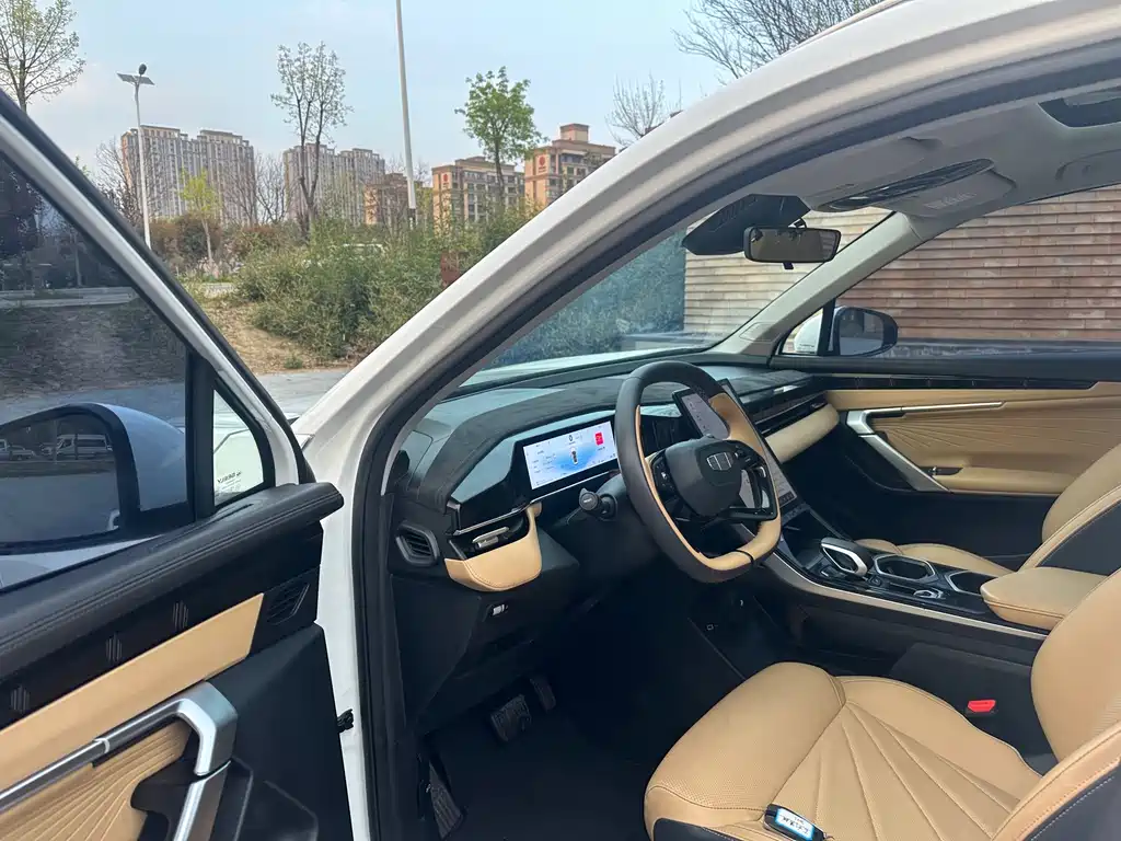 Geely Auto Emgrand L 2024 1.5TD DCT Premium Edition 2023 - thumbnail 15